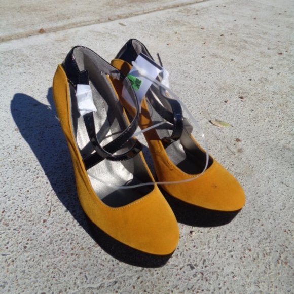 Qupid Straps  heels NWT - Picture 10 of 15